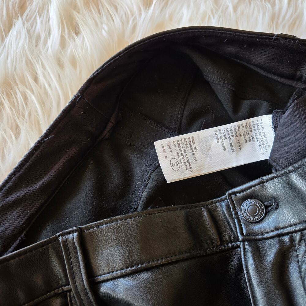 Abercrombie & Fitch 90's Straight Ultra High Rise Pant Vegan Leather Black 34R - Picture 5 of 6